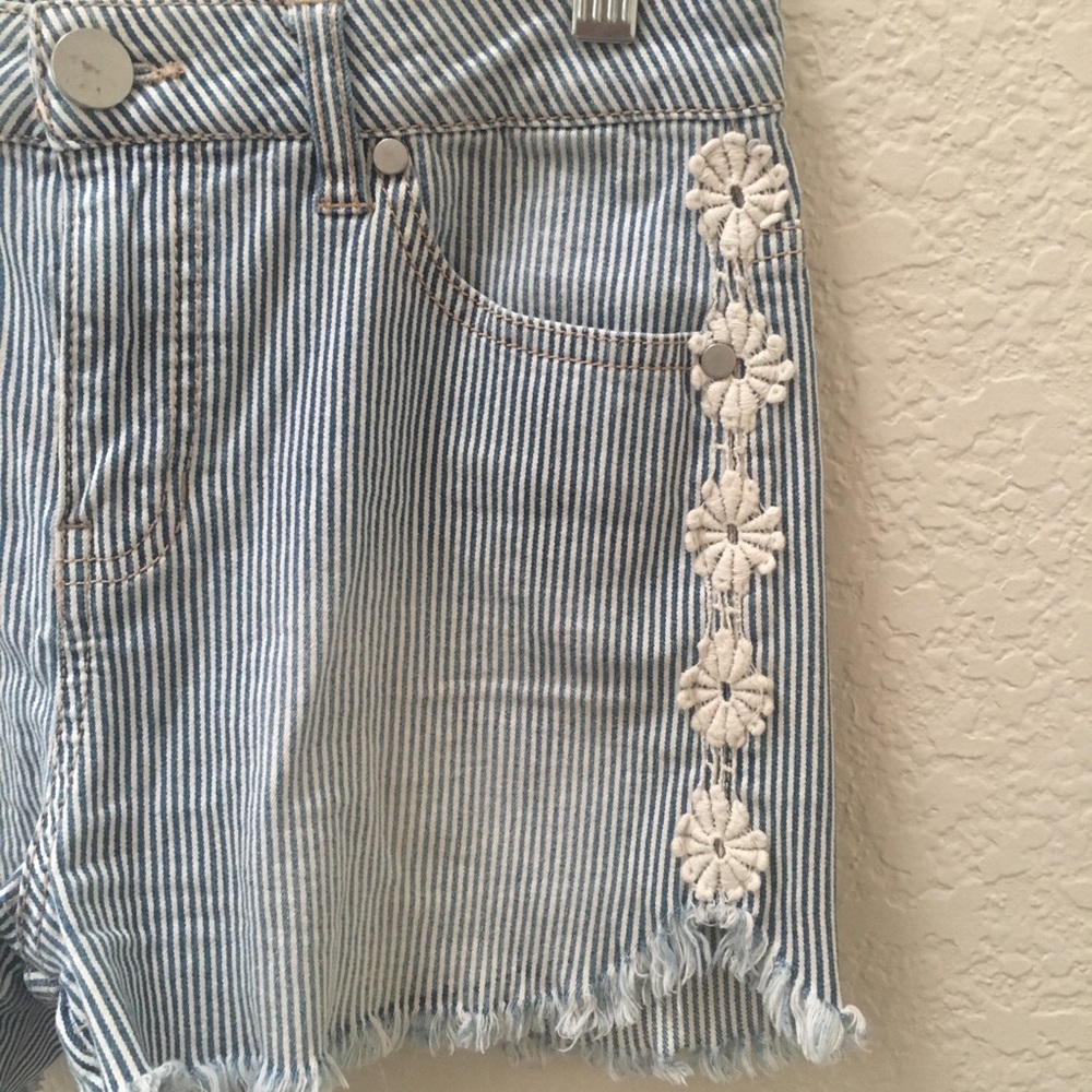 ⚡️2for$20⚡️High waisted striped shorts - Picture 2 of 7